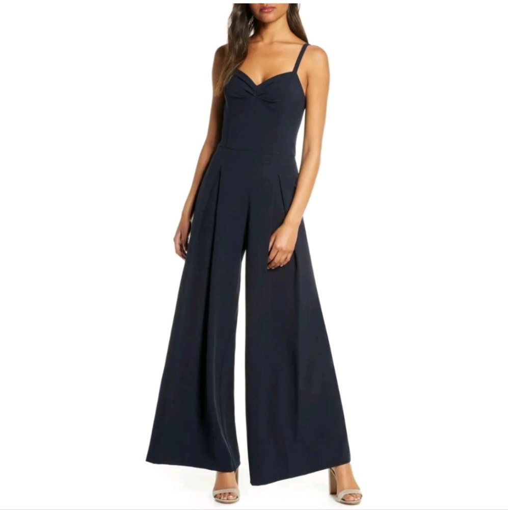 EUC Eliza J Sweetheart Neck Pleated Wide Leg Crepe Jumpsuit Navy size 4‎